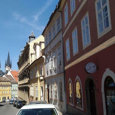 Skromny Apartman V Centru Chebu Екстериор снимка