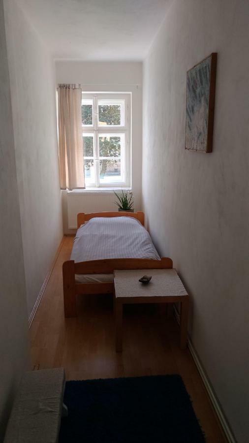 Skromny Apartman V Centru Chebu Екстериор снимка